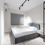 2br At Artist's Palace - Skanderbeg Square Views アパート ティラナ