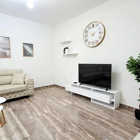 Apartment One-bedroom Gem By The Square *