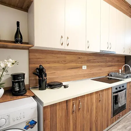 One-bedroom Gem By The Square Apartment *
