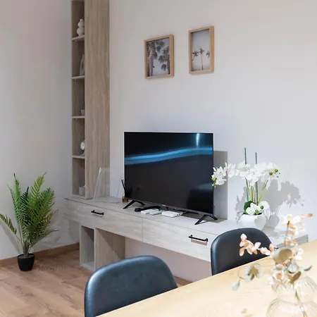 2br At Artist's Palace - Skanderbeg Square Views דירה