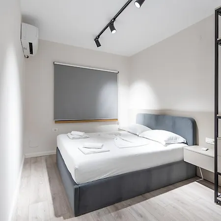 2br At Artist's Palace - Skanderbeg Square Views דירה טיראנה