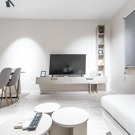 2br At Artist's Palace - Skanderbeg Square Views * טיראנה