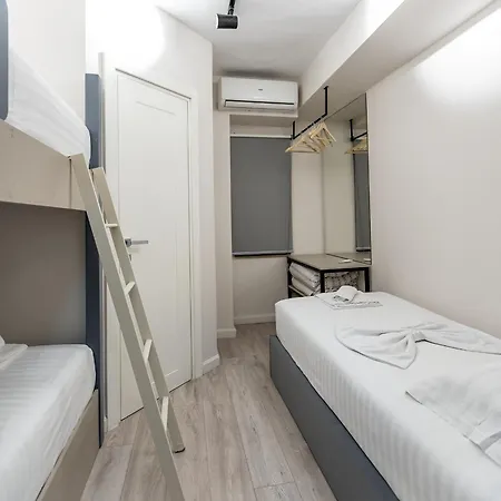 2br At Artist's Palace - Skanderbeg Square Views דירה *