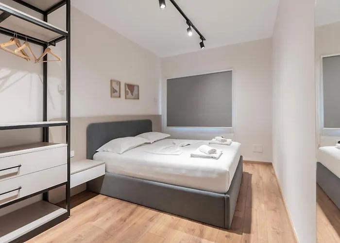 2br At Artist's Palace - Skanderbeg Square Views * Tirana