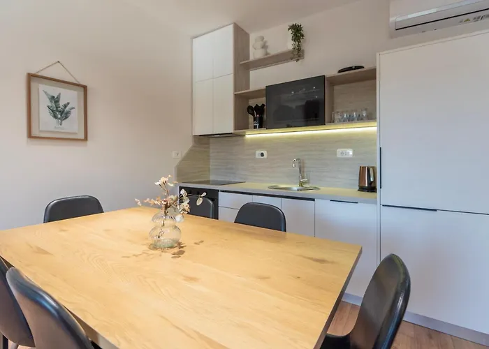 2br At Artist's Palace - Skanderbeg Square Views