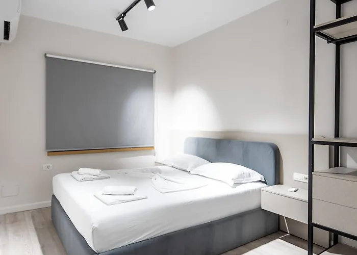 2br At Artist's Palace - Skanderbeg Square Views Tirana