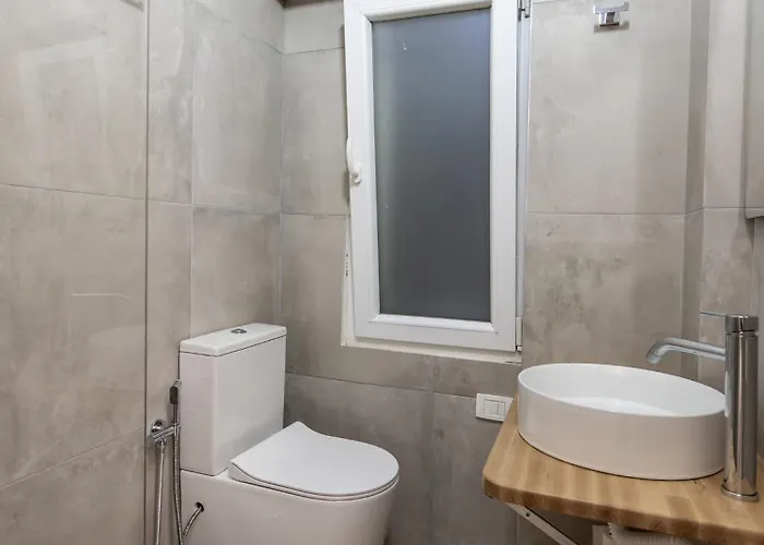 2br At Artist's Palace - Skanderbeg Square Views * Tirana