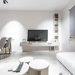 2br At Artist's Palace - Skanderbeg Square Views * Tirana