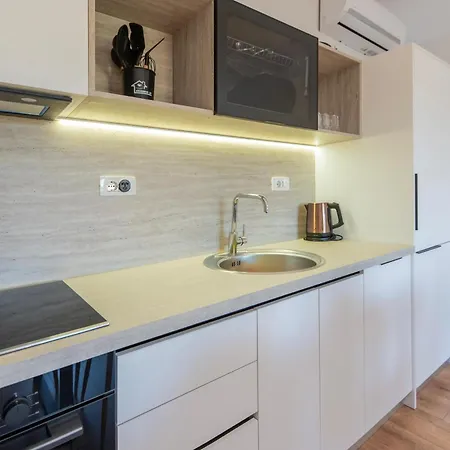 Appartamento 2br At Artist's Palace - Skanderbeg Square Views Tirana