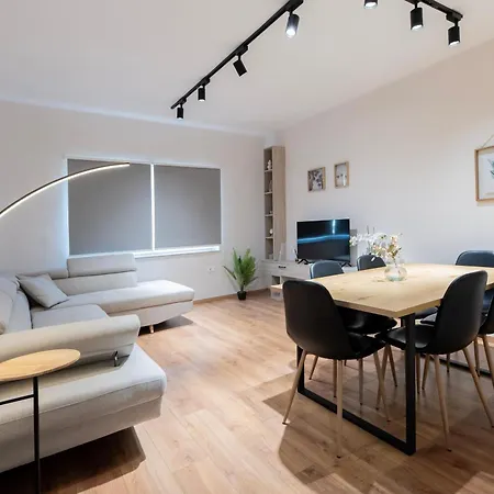 2br At Artist's Palace - Skanderbeg Square Views Διαμέρισμα *