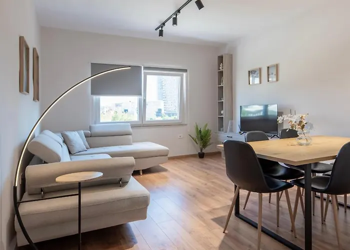 2br At Artist's Palace - Skanderbeg Square Views 公寓 *