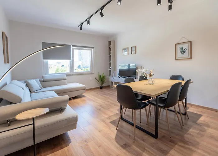 公寓 2br At Artist's Palace - Skanderbeg Square Views 地拉那