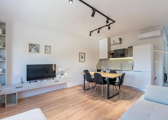 Διαμέρισμα 2br At Artist's Palace - Skanderbeg Square Views