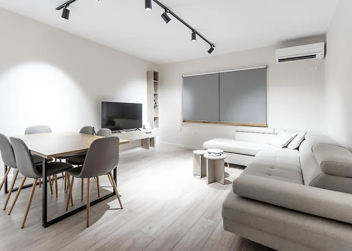 2br At Artist's Palace - Skanderbeg Square Views 公寓